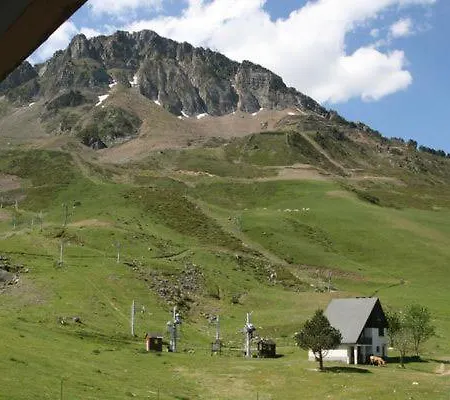 Au Pied Des Pistes *