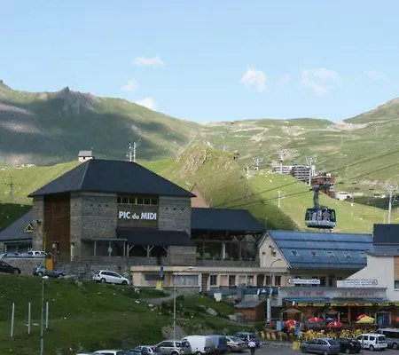Au Pied Des Pistes Apartment *
