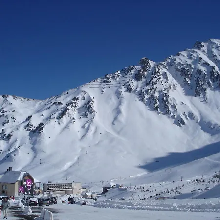 Au Pied Des Pistes *