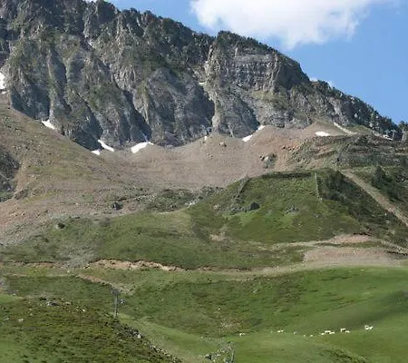 Apartment Au Pied Des Pistes