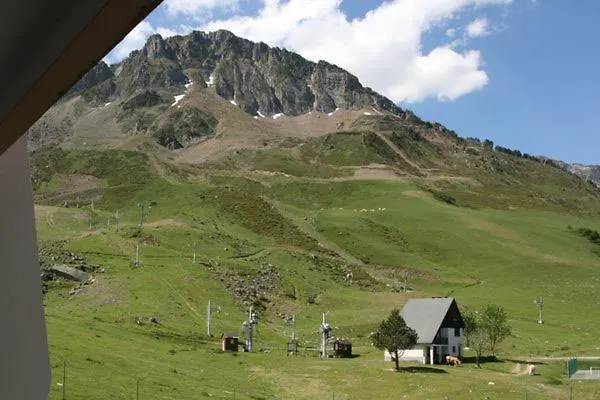 Au Pied Des Pistes *